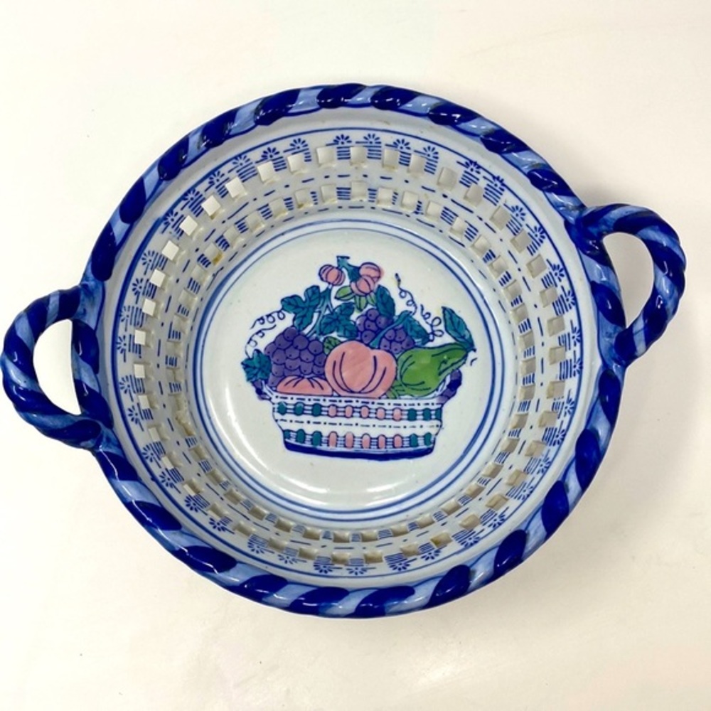 Porcelain China Hand Painted Blue & White Centerpiece Bowl Lattice sides